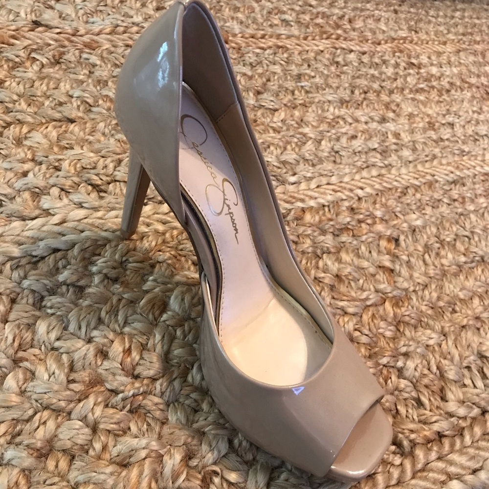 Jessica Simpson nude pumps size 9